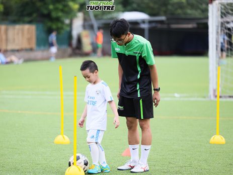 Rèn luyện học bóng đá