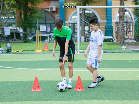 Hướng dẫn tập bóng đá trẻ em