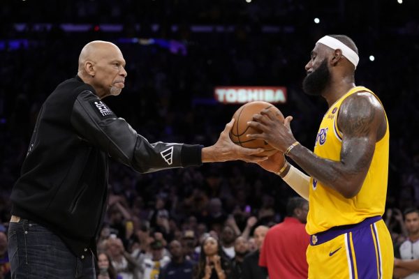 LeBron James đã vượt qua huyền thoại ghi điểm Abdul Jabbar vào năm 2023