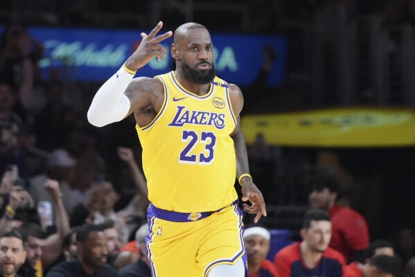 LeBron vẫn duy trì phong độ ổn định dù đã 40 tuổi