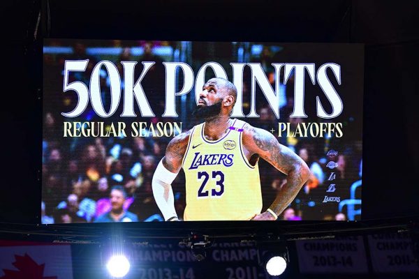 LeBron James chính thức cán mốc 50.000 điểm