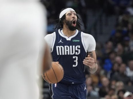 Anthony Davis đáp trả những lời chỉ trích bằng năng lực của mình